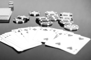 Definicja hazardu: Poker - obstawianie w grach w karty